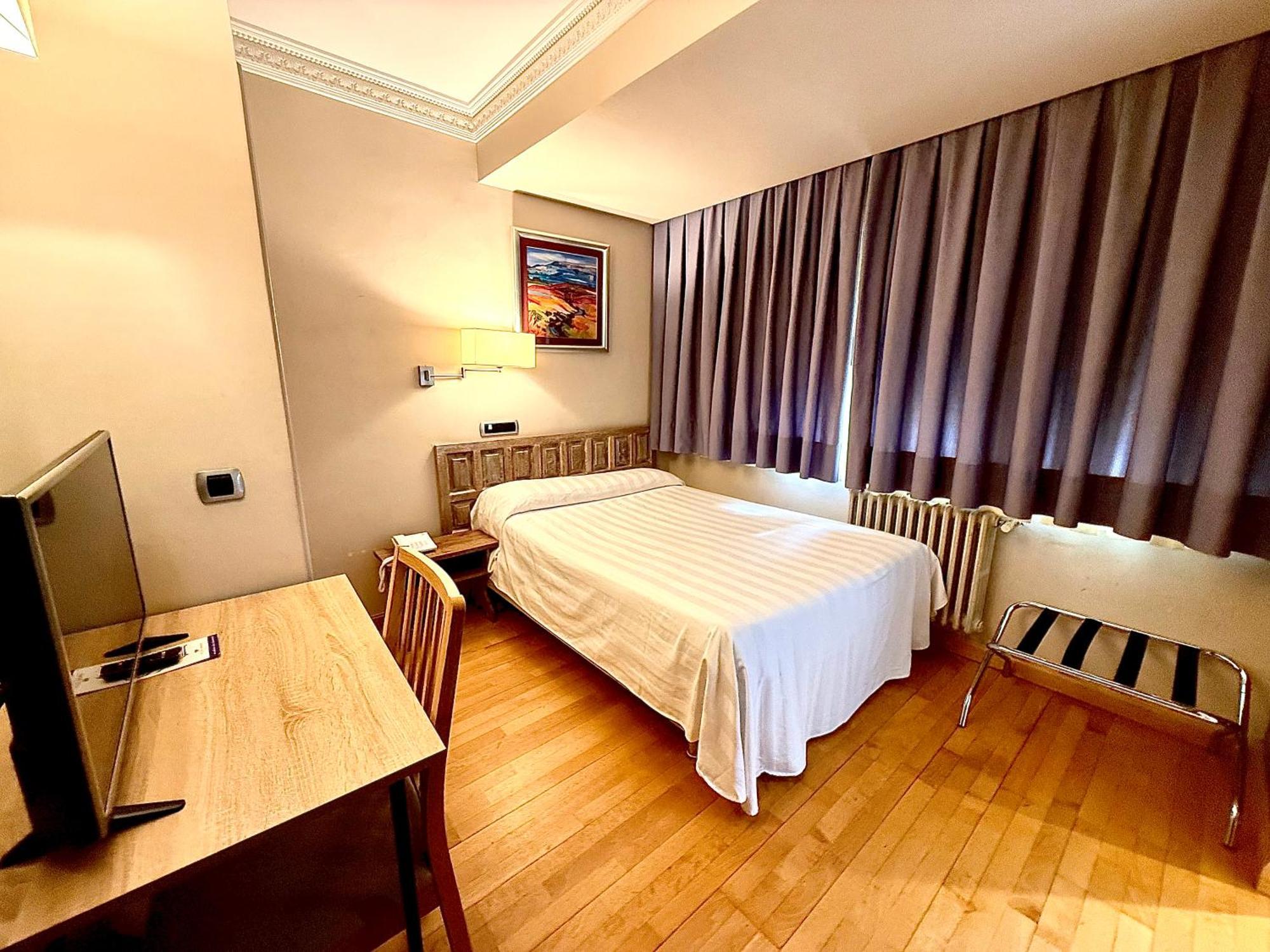 Hotel Virrey Arnedo Exterior photo